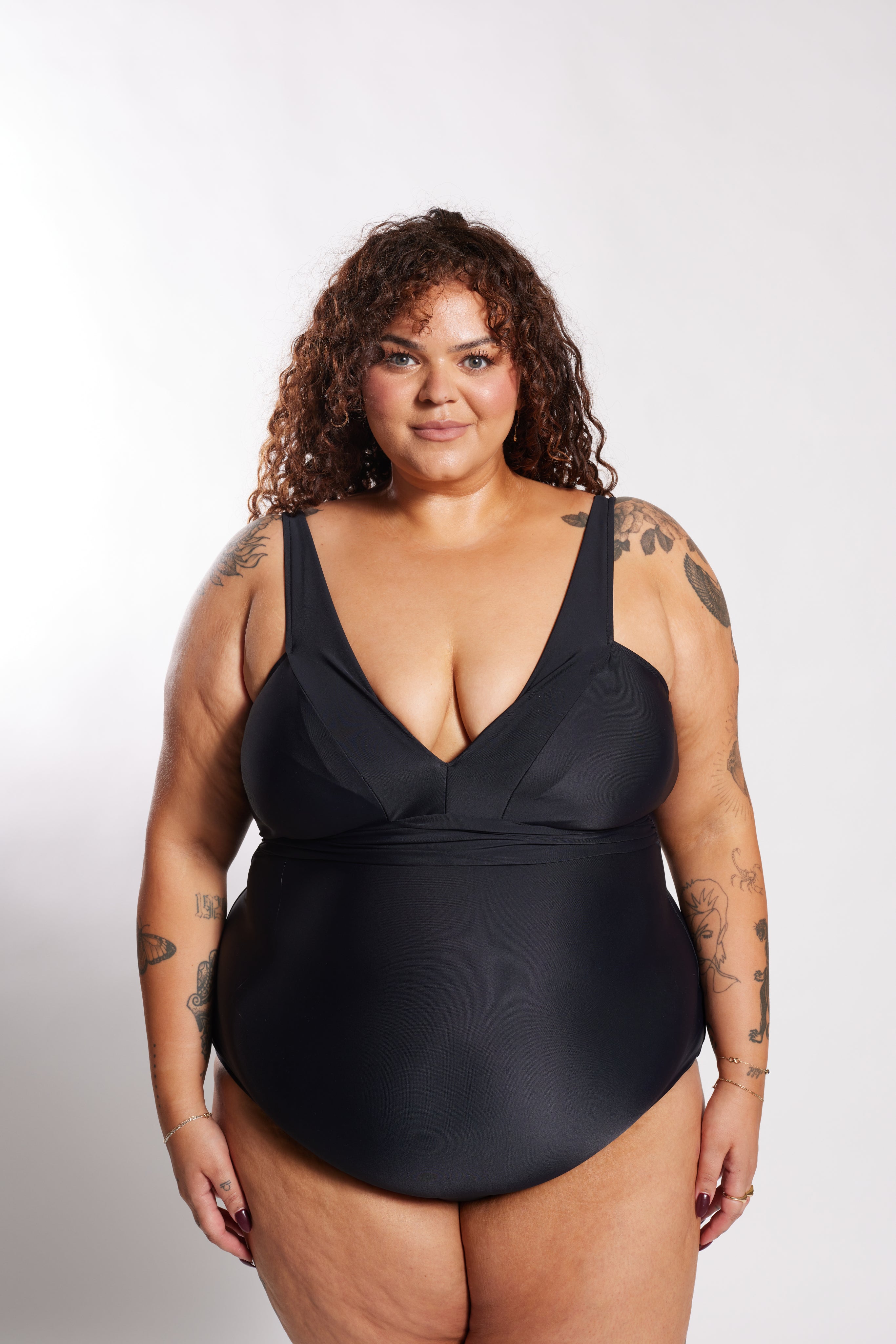 Gwen One Piece Curve - Black on Black