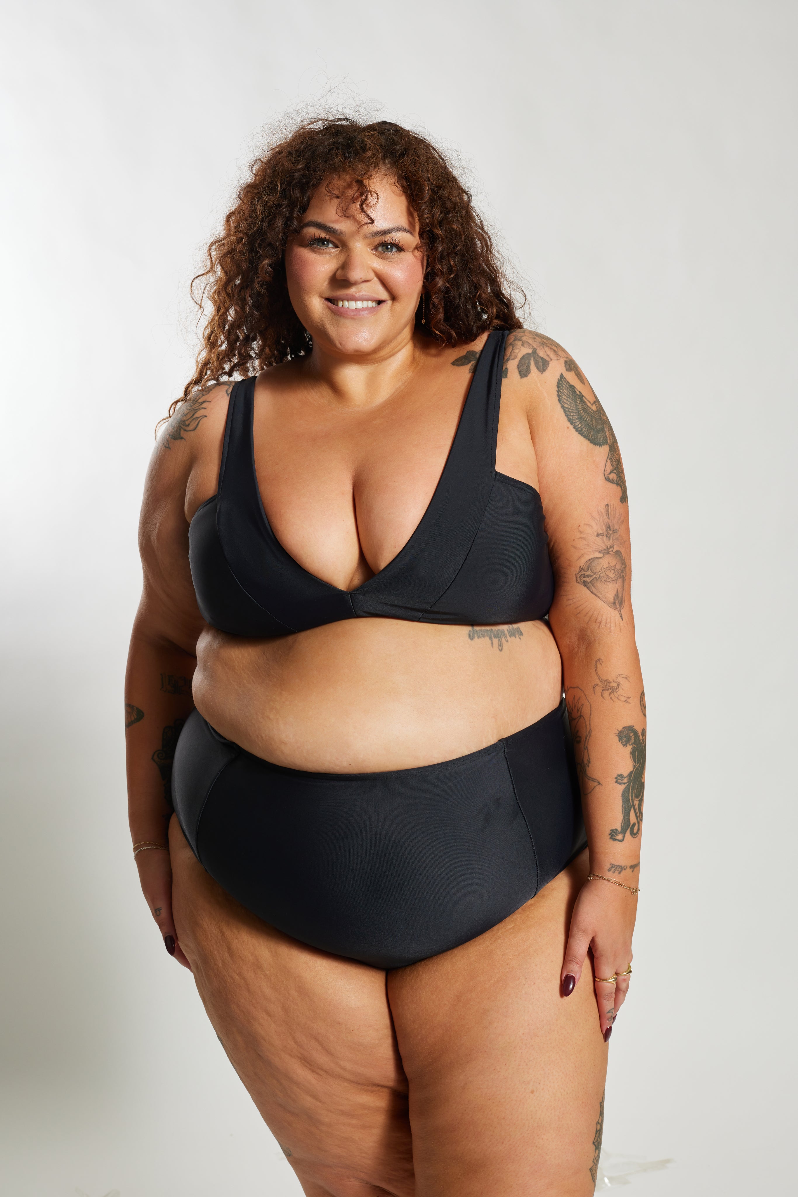 Penelope Bikini Bottom Curve - Black on Black